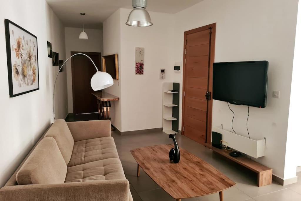 Cozy Inside.City & Beach Outside Apartment Sliema Bagian luar foto