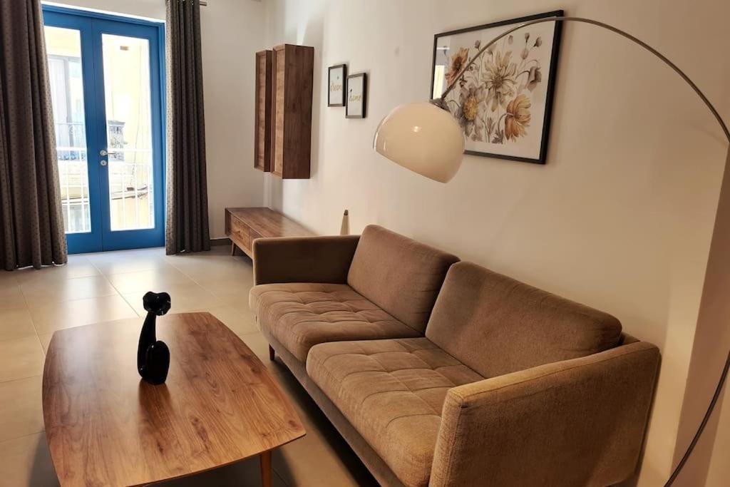 Cozy Inside.City & Beach Outside Apartment Sliema Bagian luar foto