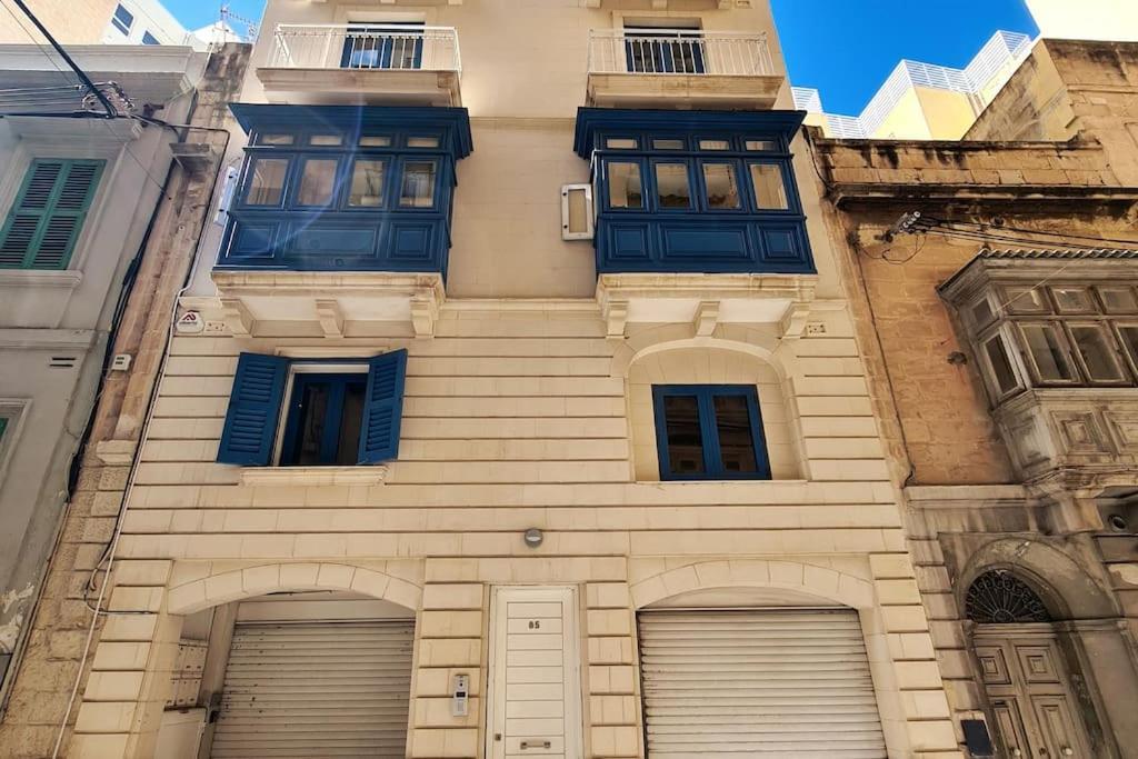 Cozy Inside.City & Beach Outside Apartment Sliema Bagian luar foto